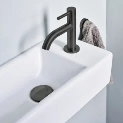 Luca Varess Cubic fontein set