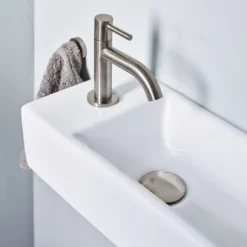 Luca Varess Cubic fontein set