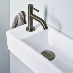 Luca Varess Cubic fontein set