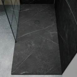 Luca Varess Suite douchebak